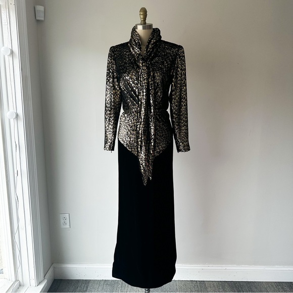 VTG • Givenchy • Draped Metallic Velvet Column Gown • 36 - Picture 1 of 6